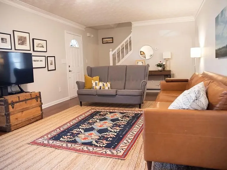 2070 Emerald Dr — Photo 30