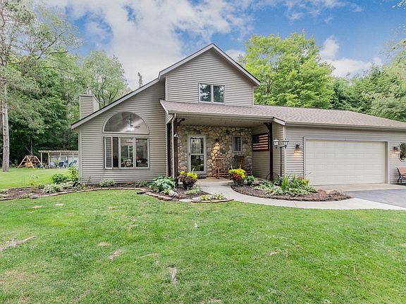 2nd image of 27676 Rolling Pines Ct