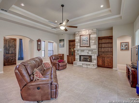 5th image of 1005 Breve Cir