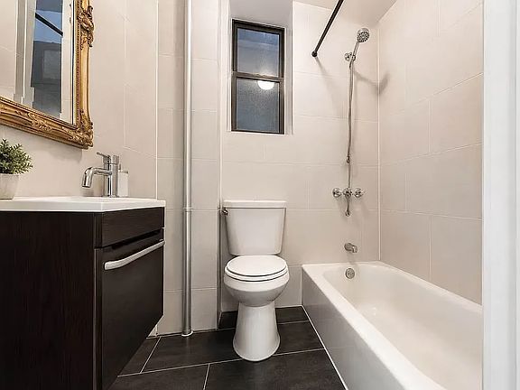 4th image of 295 Classon Ave APT 1R