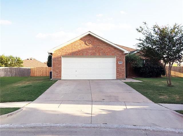 1st image of 4932 Trail Hollow Dr