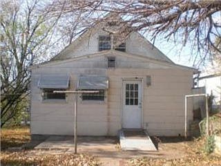 2nd image of 323 S Boeke St