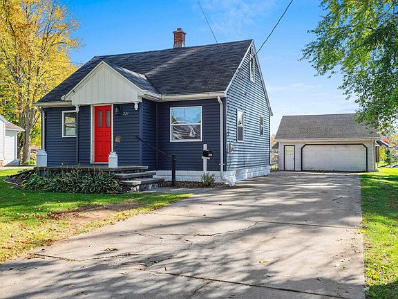 2nd image of 221 Darboy Rd
