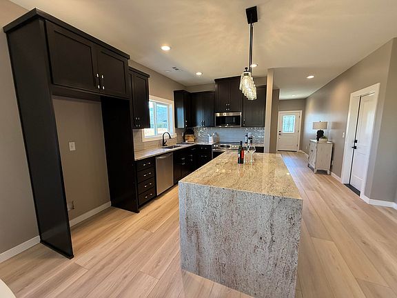 5th image of 337 Quail Cir