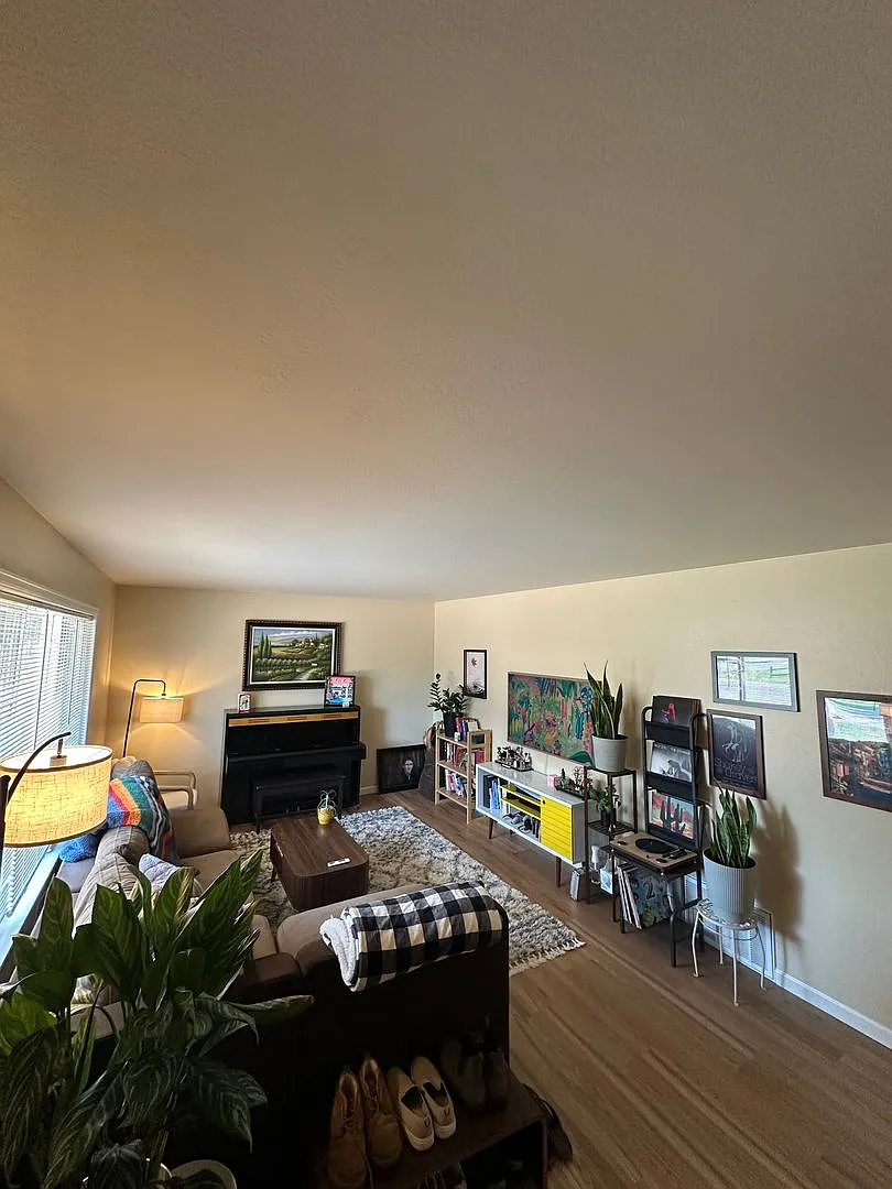 Charming 2 Bedroom Duplex in Ft. Collins — Photo 2