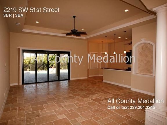 3rd image of 2219 SW 51st St