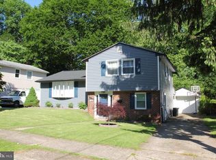 8900 Alicia St, Philadelphia, PA 19115