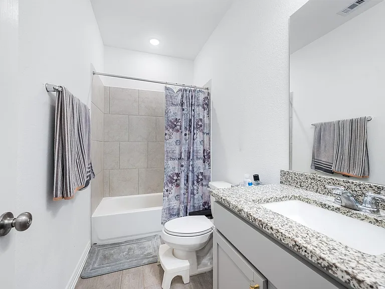 31243 Conover Dr — Photo 21