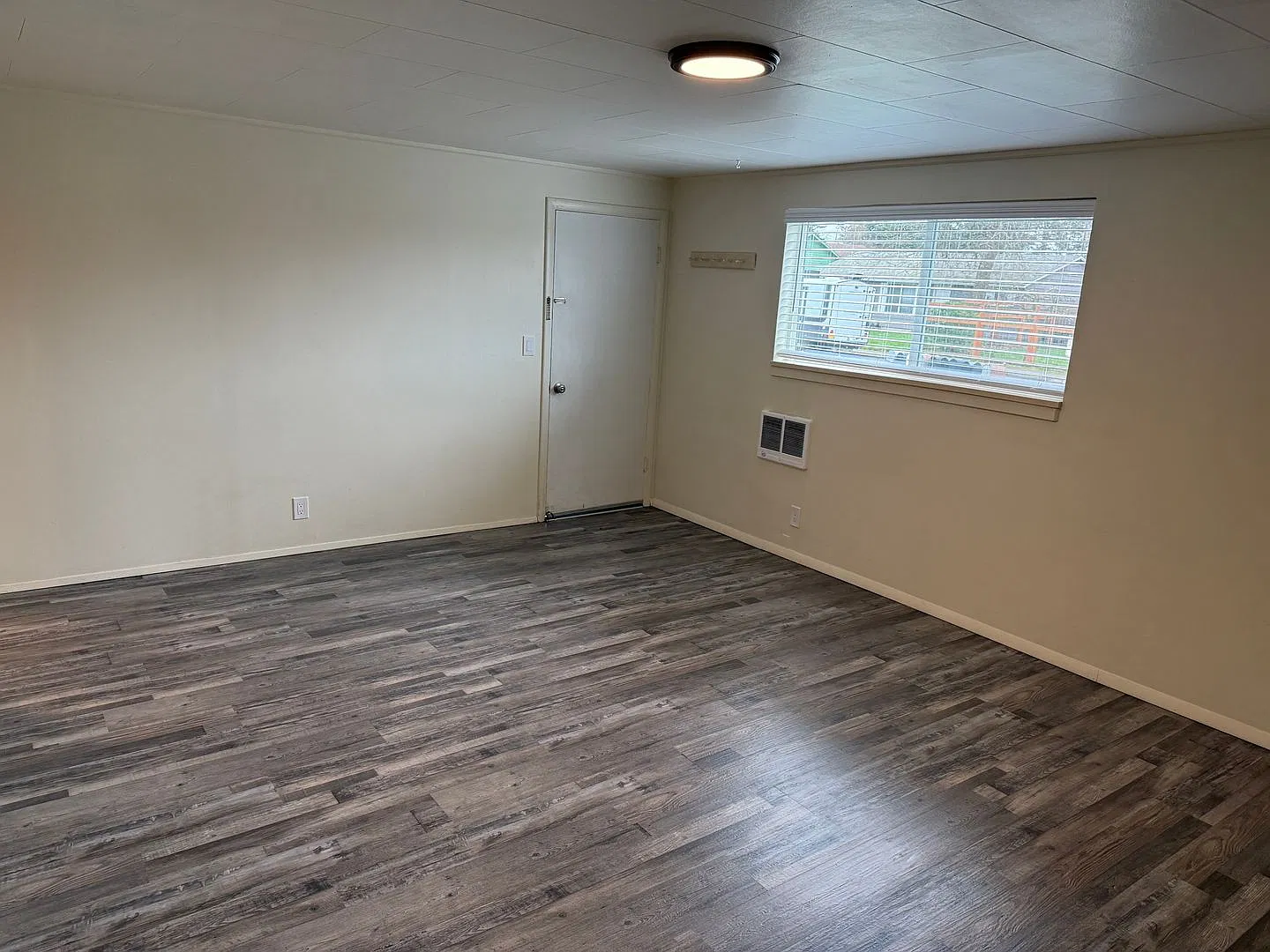 Large downstairs 1 bedroom apartment! — Photo 4