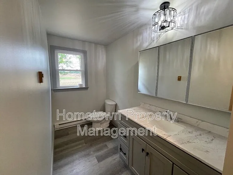 1382 Armstrong Valley Rd — Photo 6