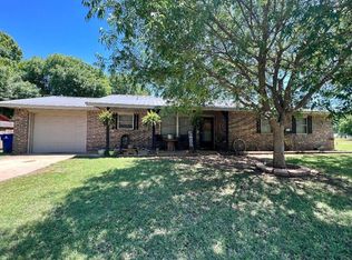 502 N Elm St, Marlow, OK 73055