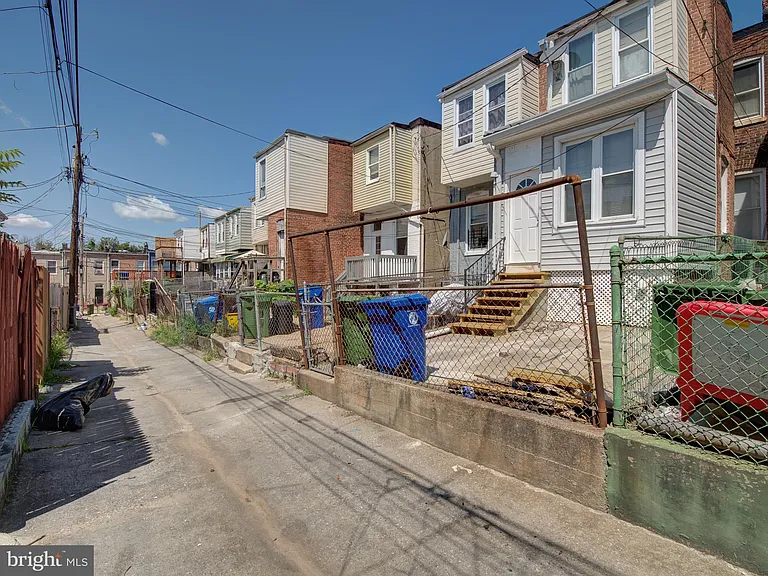 2621 E Oliver St — Photo 51