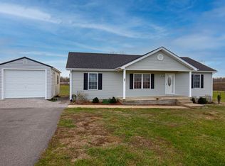 121 Fox Chase St, Park City, KY 42160