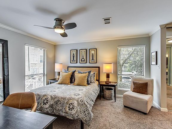 Second Bedroom with Ample Natural Light

Bright and airy, this second bedroom offers versatility for guests, a home office, or personal use.