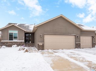 2804 E Buckingham St, Sioux Falls, SD 57108