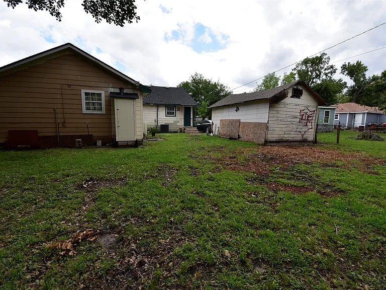 6229 Clover Ridge St — Photo 9