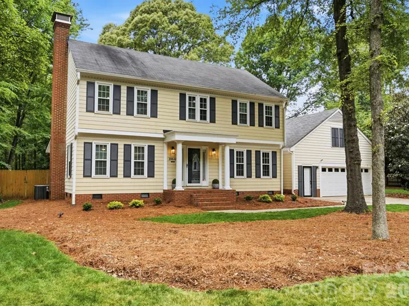 10646 S Hall Dr, Charlotte, NC 28270
