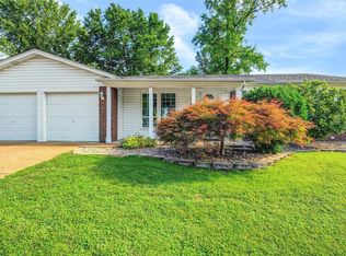 2426 Crestline Dr, Saint Louis, MO