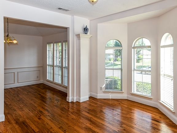 3rd image of 3719 Trailridge Dr