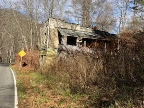 2300 Exeter Rd, Big Stone Gap, VA 24216