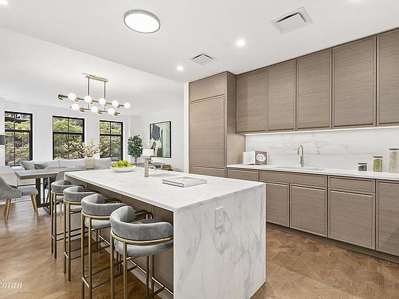 5th image of 207 W 79th St #4B