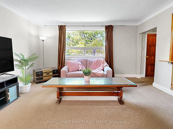 3rd image of 31 Burlingame Rd