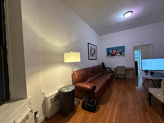 Rented by Bond New York | media 8