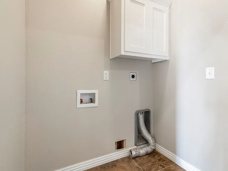 842 Baker St NW — Photo 15