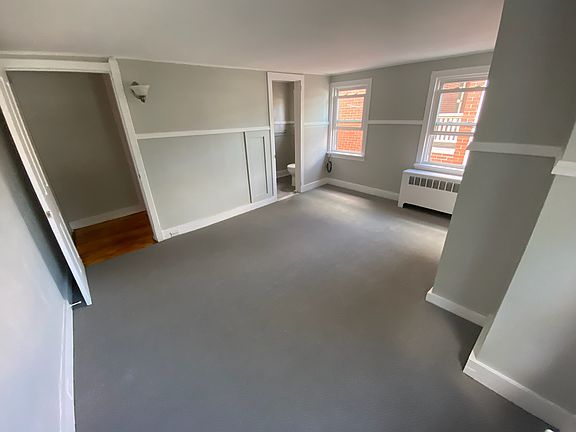 3rd image of 131 E Market St APT 102