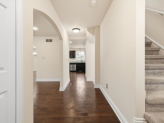 5th image of 3536 Buckingham Ave