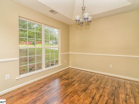3rd image of 67 Brockmore Dr
