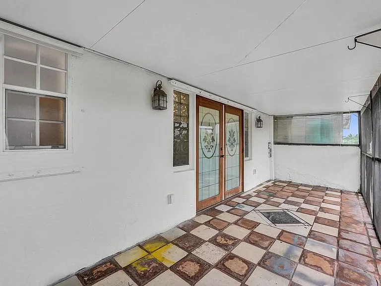 1313 Seaview — Photo 39