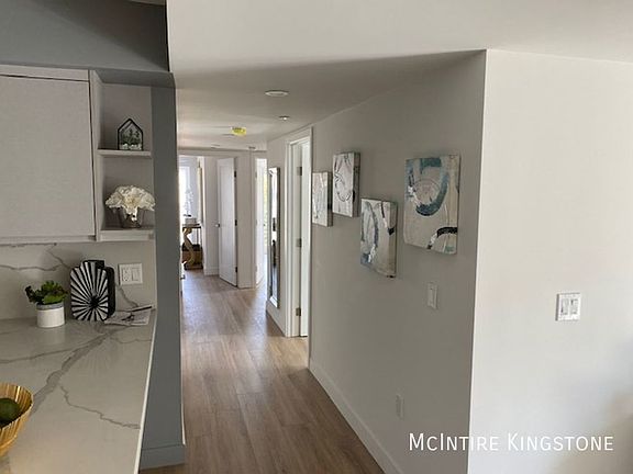 5th image of 5405 Hermitage Ave #403