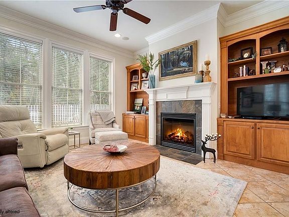 5th image of 2220 Milner Way