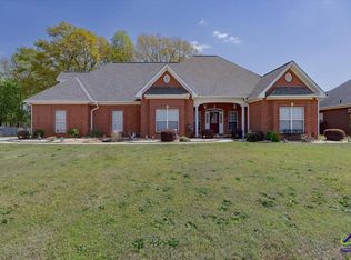 214 Knob Hill Dr, Warner Robins, GA 31088