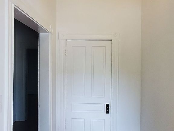 3rd image of 1214 Oakwood Ave