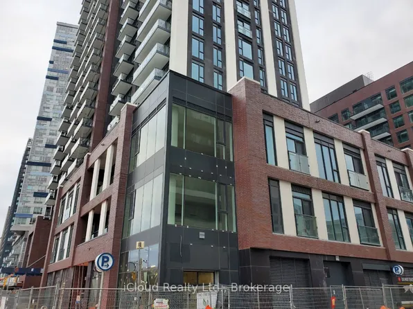 130 River St #203, Toronto, ON M5A 0R8