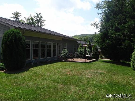 5th image of 22 Waterside Dr