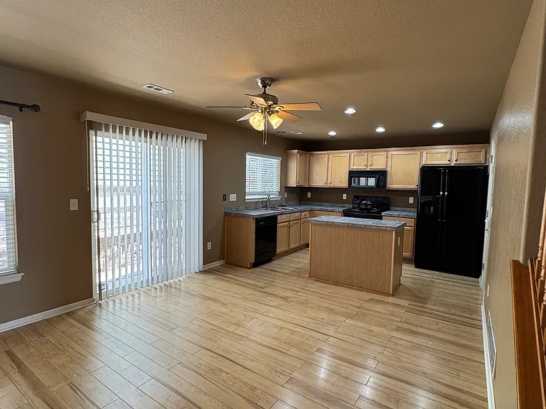 11939 Bolton Dr — Photo 3