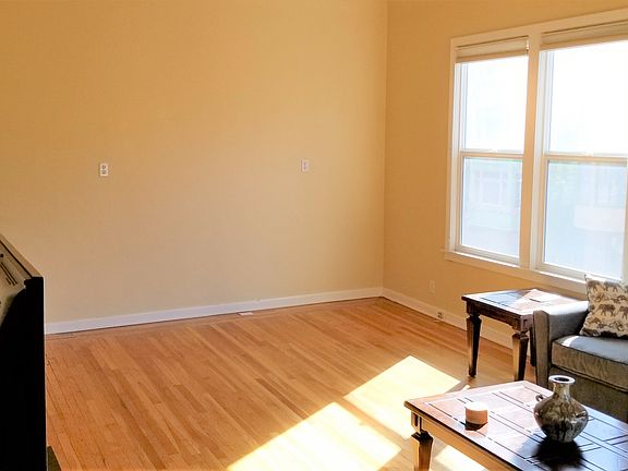 2nd image of 1094 Union St
