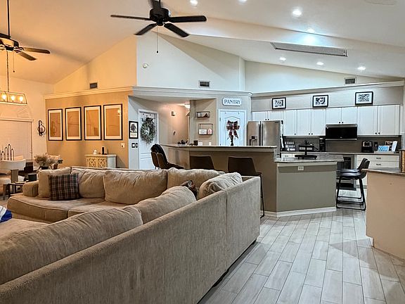 3rd image of 756 Santa Maria Dr