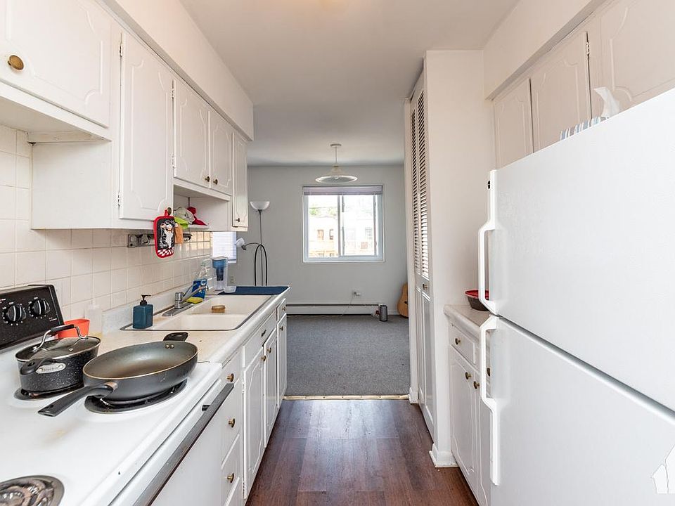 1st image of 542 W Aldine Ave #507