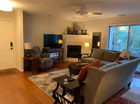 2204 Lesner Cres APT 203, Virginia Beach, VA 23451