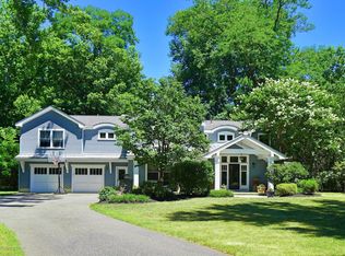 3 Carolyn Rd, Little Silver, NJ 07739