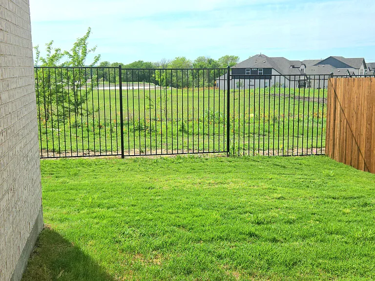 701 Valley Pines Dr — Photo 14