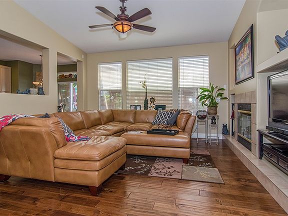 4th image of 8914 S Mountain Vista Dr