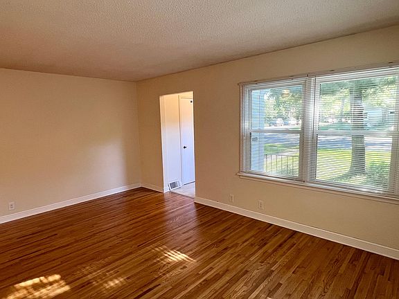 4th image of 3902 Alabama Ave S #3902