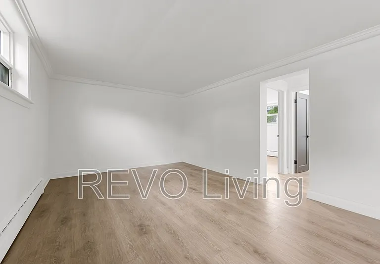 6911 Barker St #6 — Photo 4