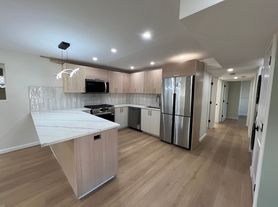 128 Castle Ave, Fairfield, CT