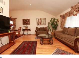 593 Kismet Rd, Philadelphia, PA 19115